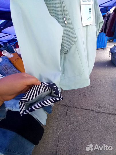 Ветровка женская