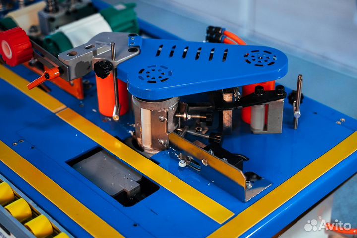 Кромкооблицовочный станок DM-110