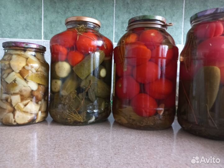 Ассорти,помидоры с огурцами консервированные