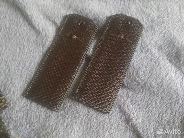 Погоны, петлицы, шевроны