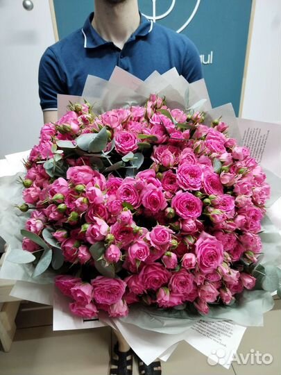 Букет кустовых роз