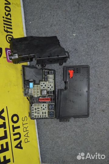 Блок предохранителей Mazda