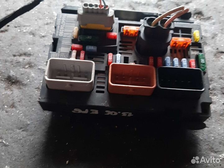 Блок предохнителей Пежо 308 Ситроен C4 Ц4