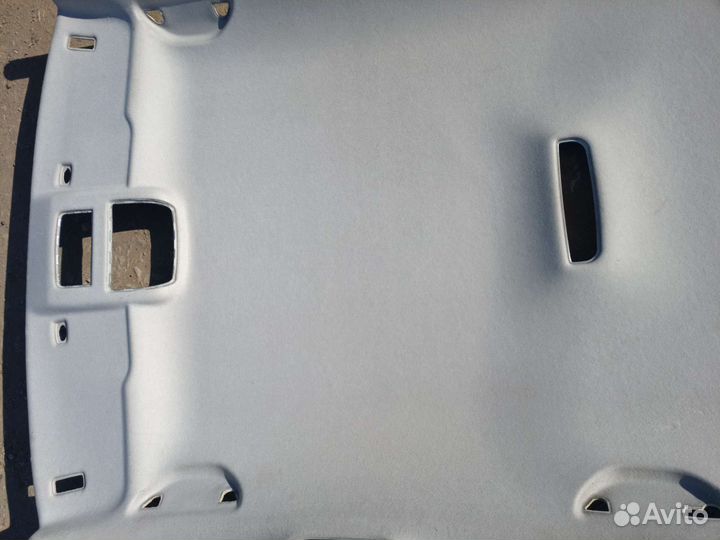 Обшивка потолка Skoda Rapid