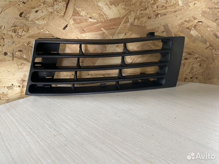 Решетка переднего бампера дев audi a4 b5