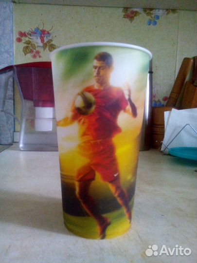 Коллекционный 3D-стакан Роналду KFC 2014
