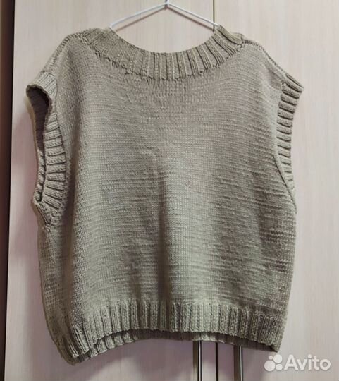 Жилет женский вязаный