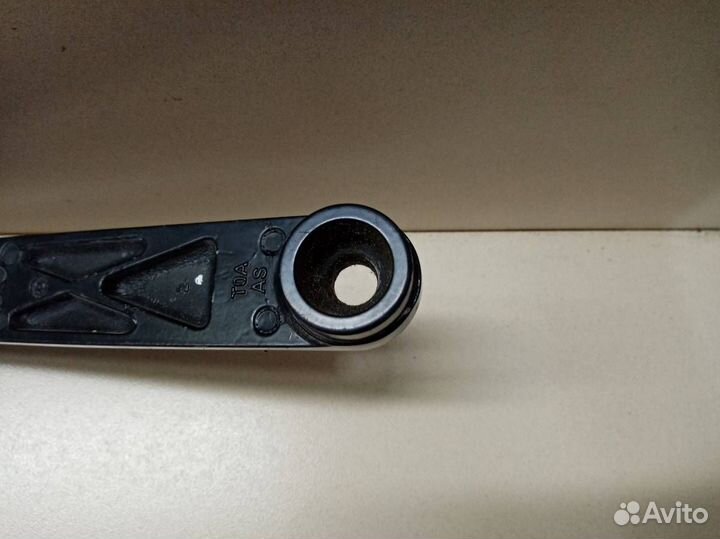 Поводок стеклоочистителя передний правый Honda CR