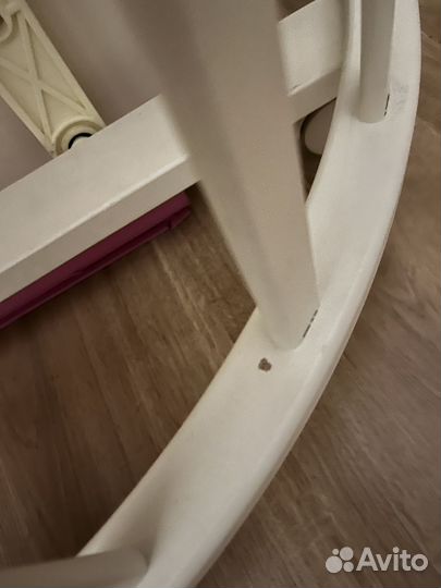 Кроватка для новорожденных с маятником