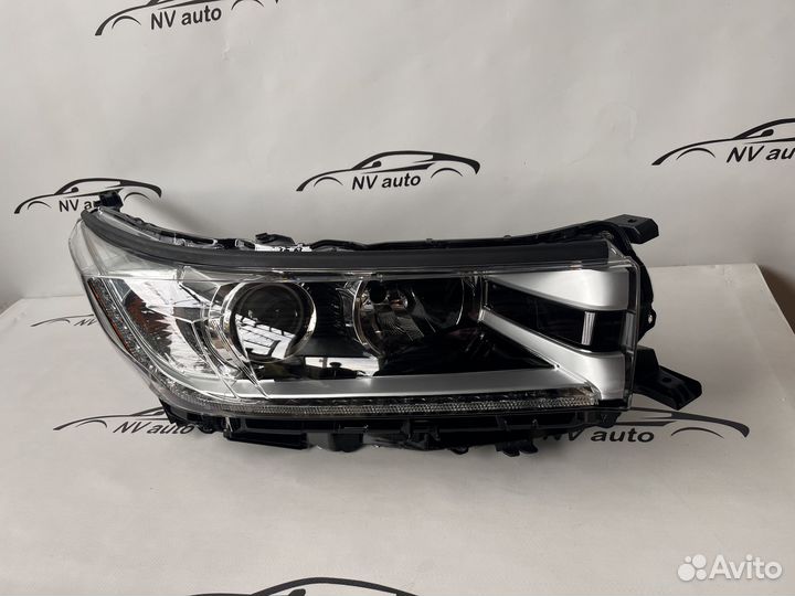 Toyota highlander 3 фара правая галоген дхо 16-19