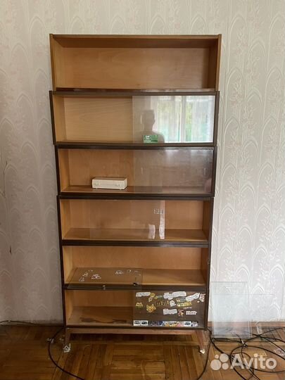 Книжные полки