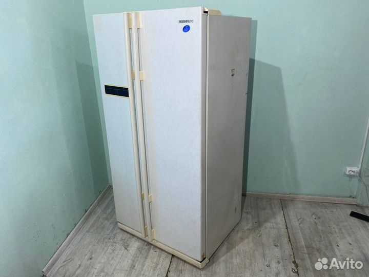 Холодильник Side by side Samsung