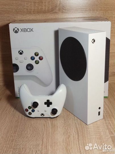 Xbox Series S + игры и подписка