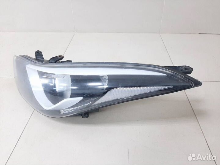 Фара левая Hyundai Elantra