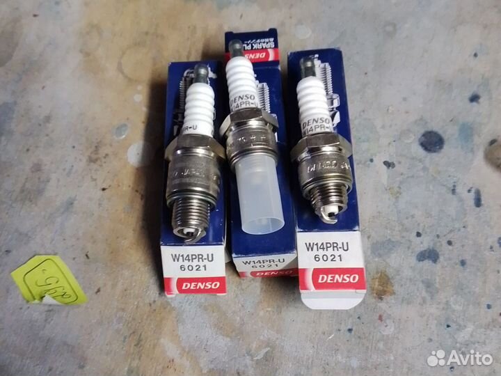 Свеча зажигания denso W14PR-U