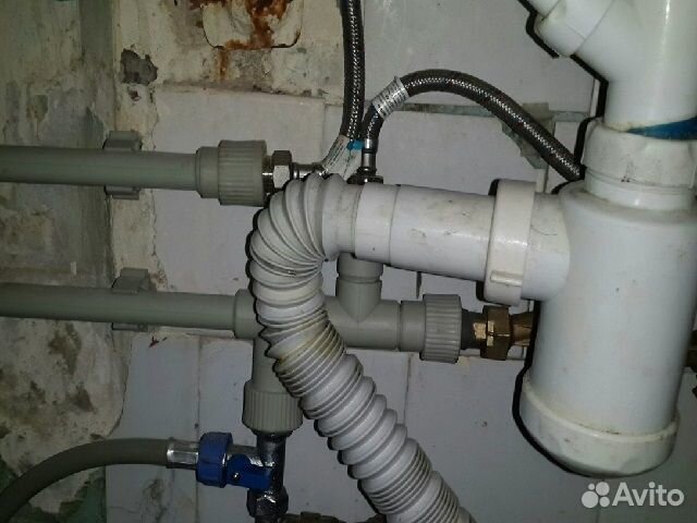 Замена унитазов. Монтаж радиаторов. Разводка труб