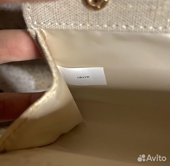 Маленький клатч lbvyr с золотой фурнитурой