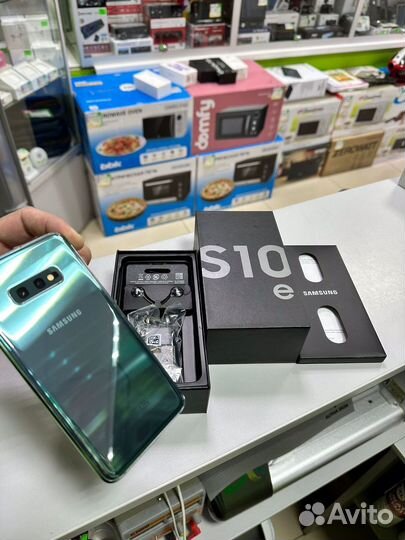 Телефон Samsung s10e 6/128