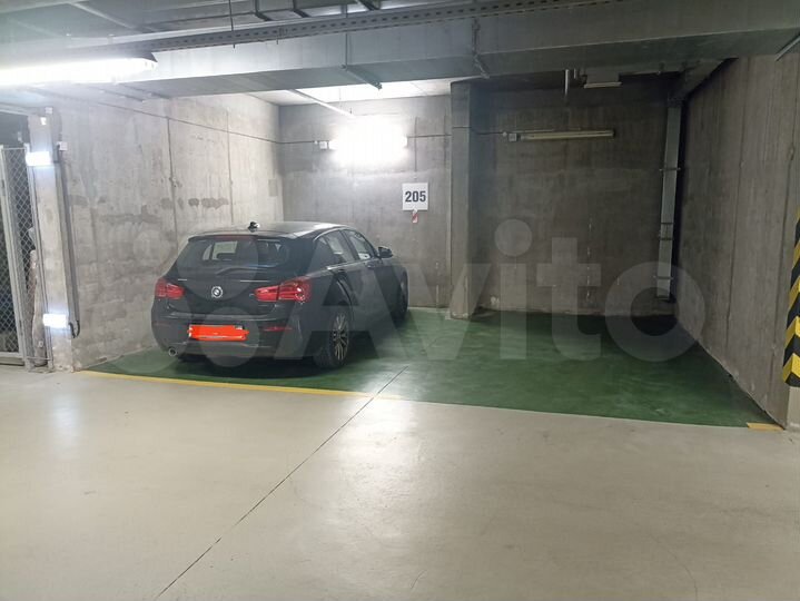 Машиноместо, 27 м²