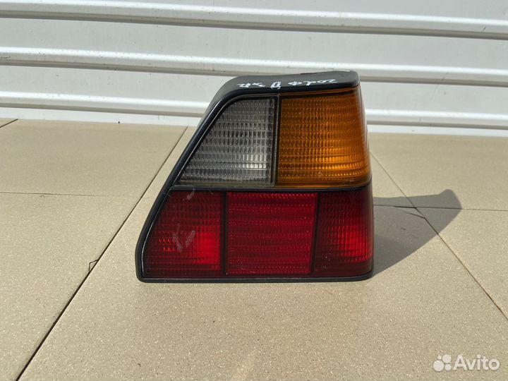 Фонарь задний правый Volkswagen Golf 2