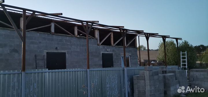 Бригада строителей