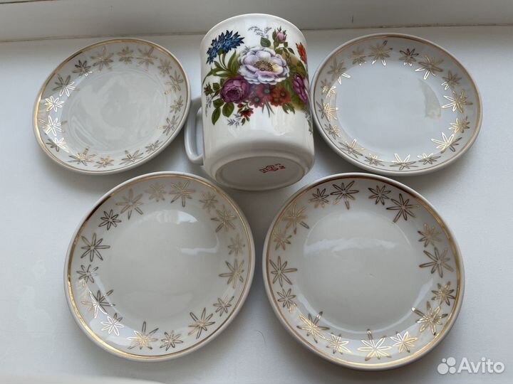 Чашка и маленькие блюдца. Рига. Добруш. СССР