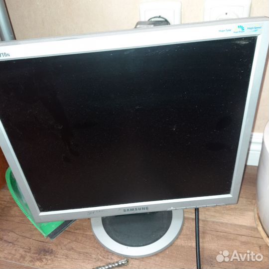 Клавиатура с монитором для компьютера Samsung 17