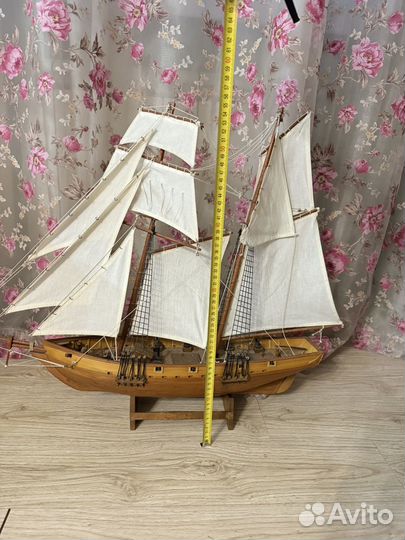 Модель корабля из дерева