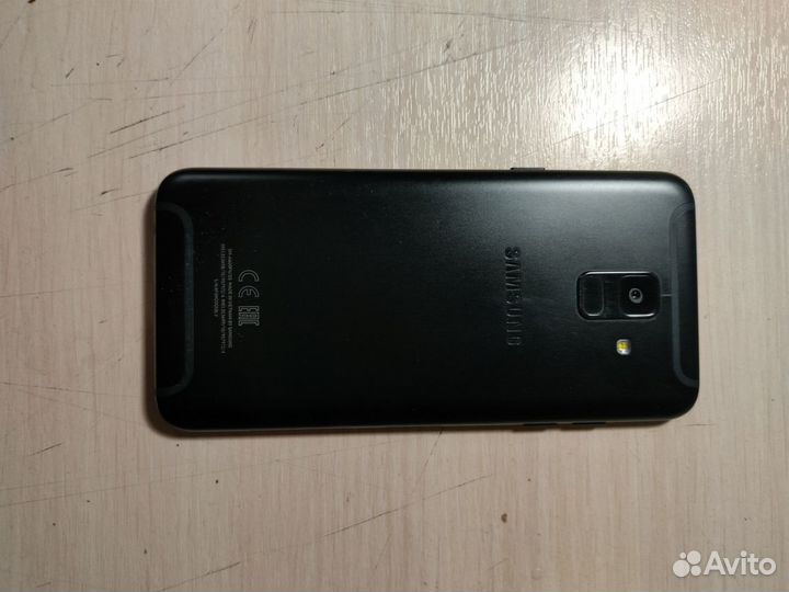 Samsung Galaxy A6, 4/32 ГБ