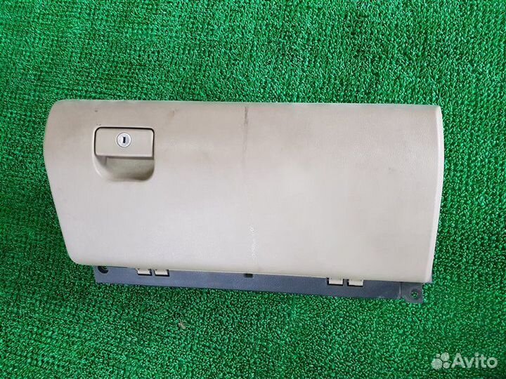 Бардачок Toyota Sequoia