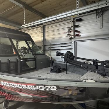 Катер Volzhanka FishPro X3