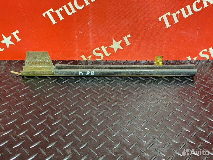 Направляющая стекла двери правой Daf XF105