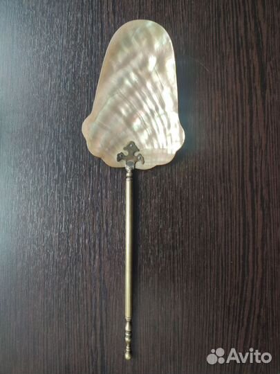 Лопатка сервировочная из перламутра (раковины)