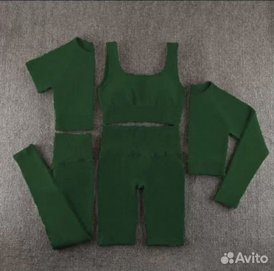 Спортивный костюм женский