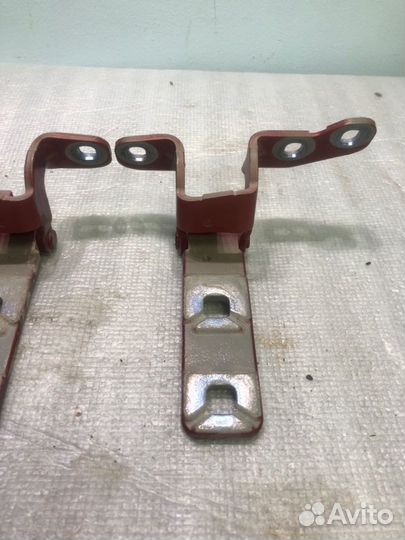 Петля двери багажника Bmw X5 E70 N62N (4000CC