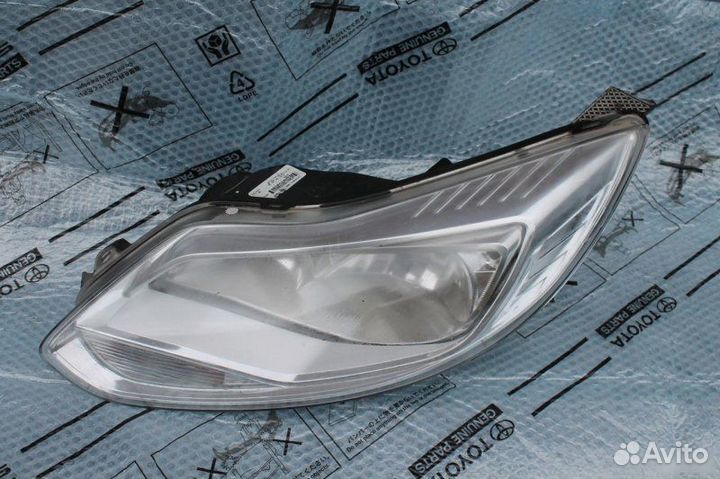 Фара левая Ford Focus 3