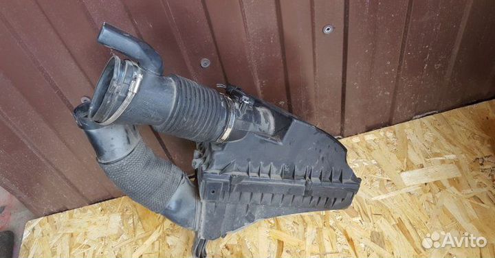 Корпус воздушного фильтра правый Jaguar Xj X351