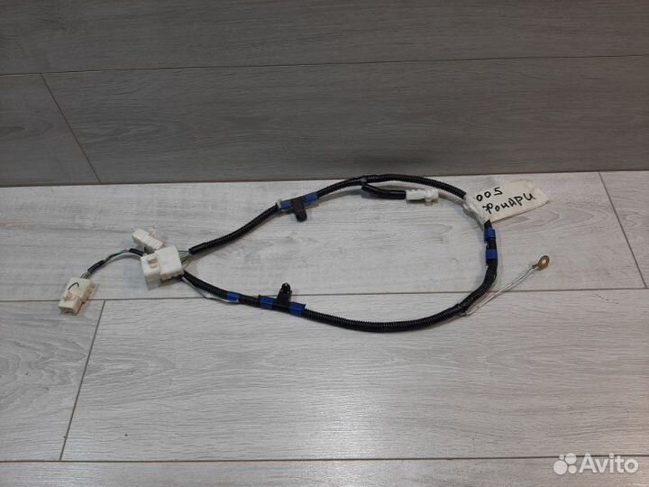 Электропроводка задних фонарей Toyota Mark I I