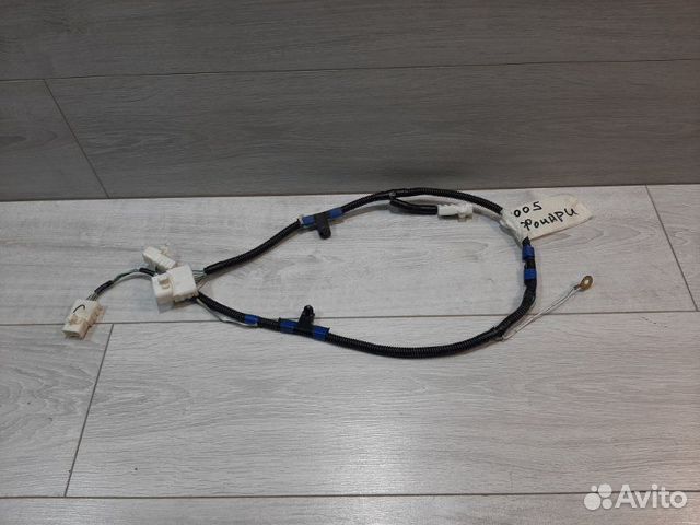 Электропроводка задних фонарей Toyota Mark I I