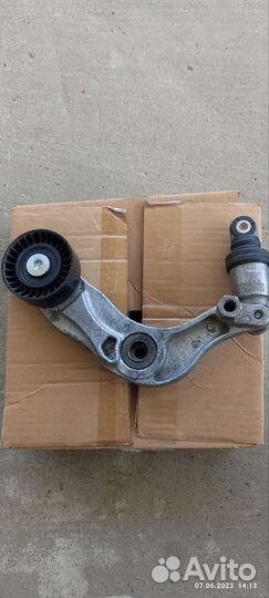 1722000170 натяжитель с роликом SsangYong