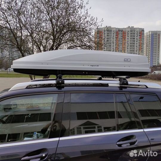 Бокс Магнум 420 белый карбон. На Mercedes