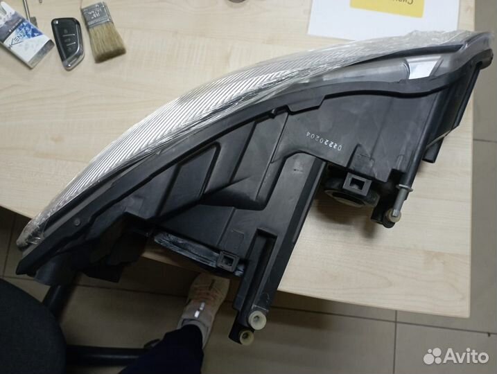 Фара основная левая skoda octavia 09