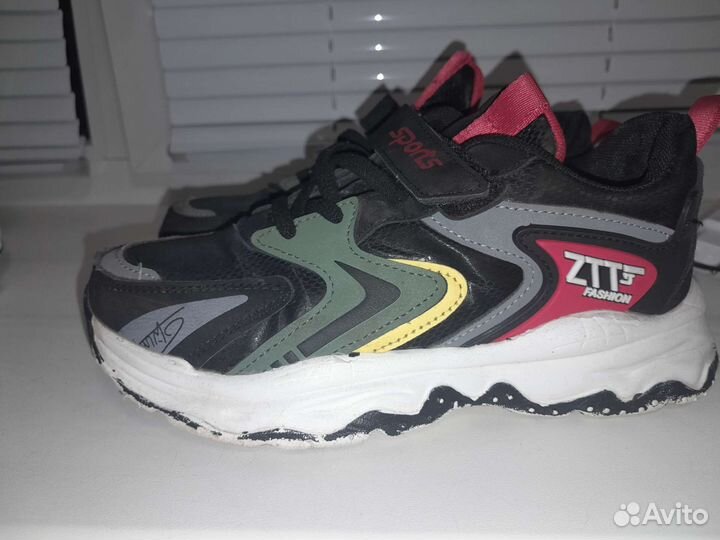 Кроссовки для мальчика 33