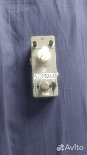 Педаль эффектов для гитары Xvive fuzz