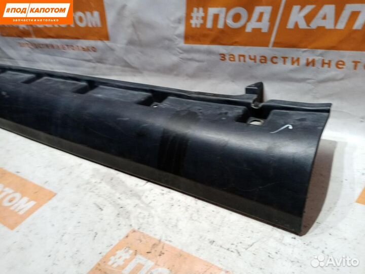 Накладка на порог правая Suzuki SX4 2006 7723180J