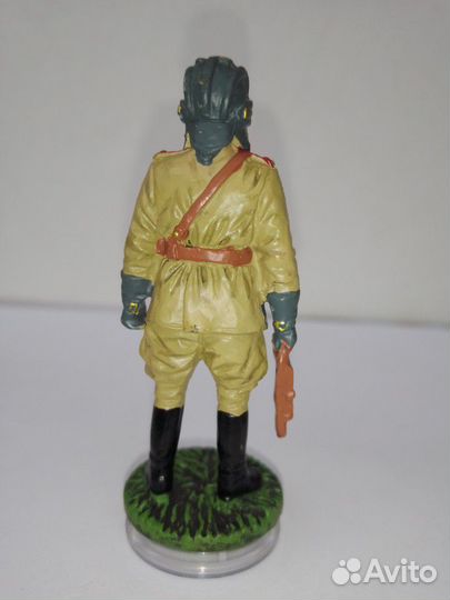 Офицер танкист оловянный солдатик солдат