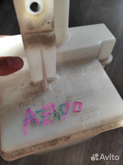 Бачок омывателя Nissan cube, march, micra