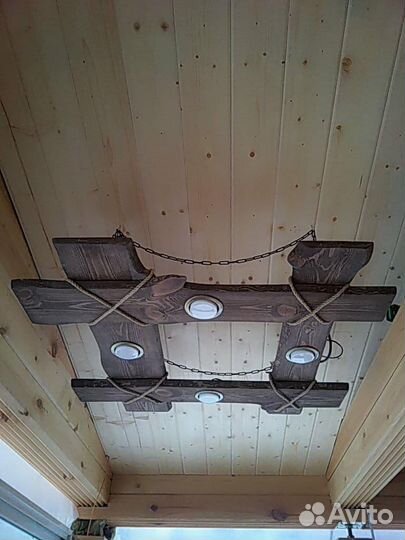 Люстра деревянная. Светильник из дерева