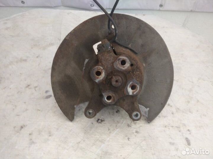 Цапфа (кулак) задняя правая Mazda 6 GG LF 2006