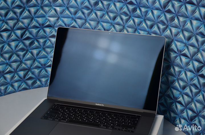 MacBook Pro 16 2019 512Gb Space Gray (Ростест)